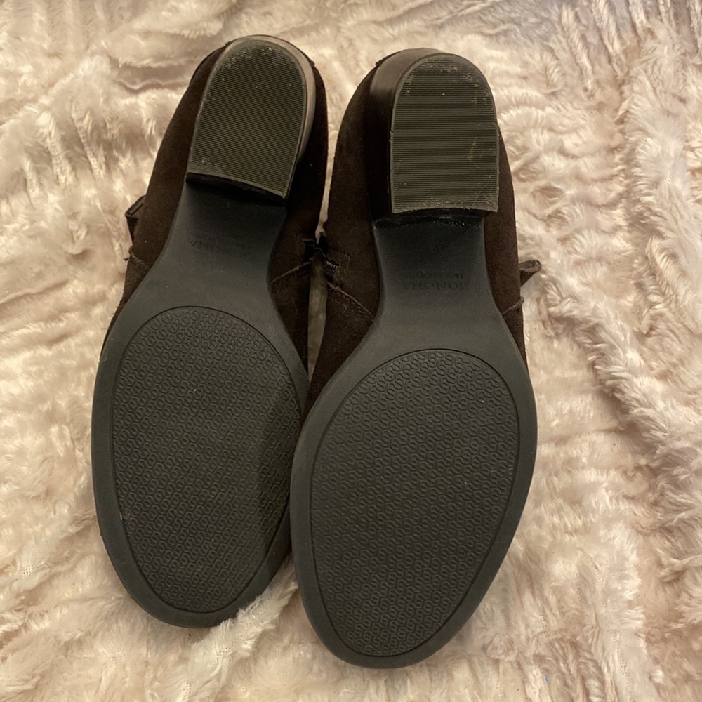 Sonoma faux suede bootie with straps at ankles and inside zipper. Size 8.5 - Picture 7 of 7